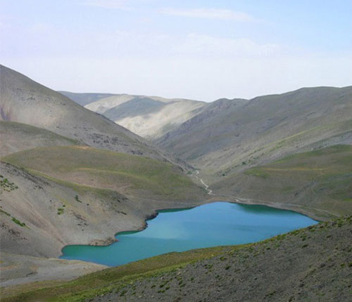   چشمه سبز گلمکان از جاذبه های گردشگری چناران