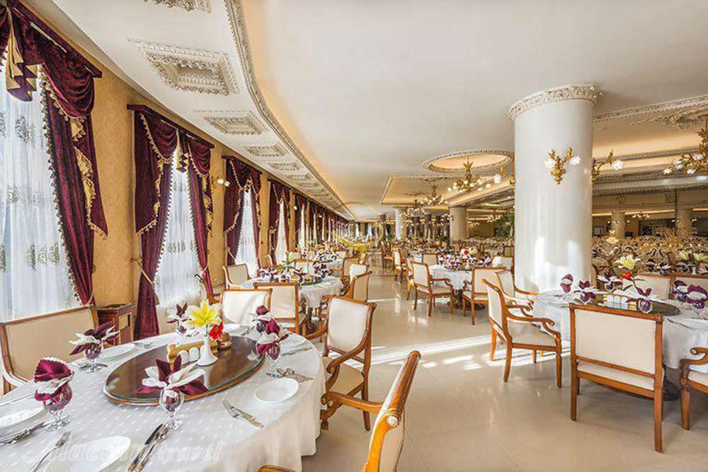 رستوران‌های هتل قصر طلایی مشهد