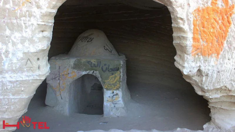 رمز و رازهای تاریخی غارهای سه گانه چابهار