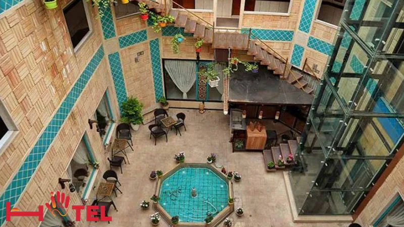 نما دلنشین از حیاط بوتیک هتل وکیل شیراز