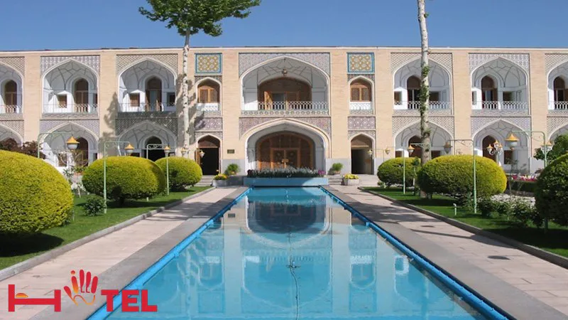 هتل های استخردار اصفهان: فضای سبز هتل عباسی اصفهان
