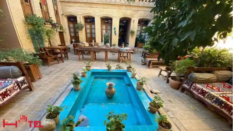  اقامتگاه سنتی ماه منیر شیراز