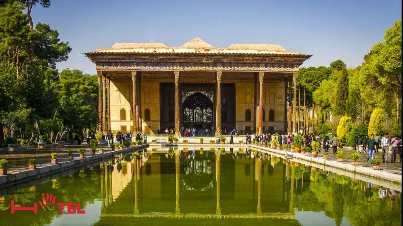 تاریخچه کاخ چهلستون اصفهان