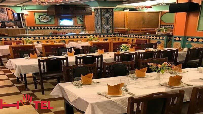 تصویری از نمای داخلی رستوران شبستان تهران