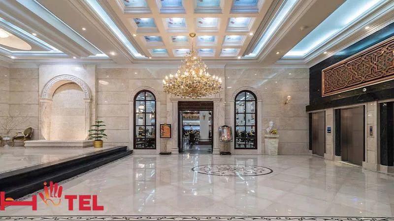 ورودی رستوران قصر هتل بین المللی قصر مشهد